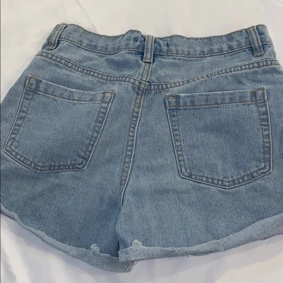 🔥 special clearance 🔥Sexy Forever 21 Distressed Ripped Denim Shorts Sz 27 - Picture 4 of 5